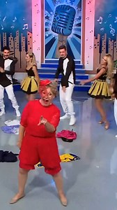 159K views · 3K reactions | Am avut o “intrusă” în platoul Start Show România, la ultima ediție  Dați play să vedeți întreg momentul #StartShowRomânia, în fiecare duminică, de la ora 1300, la Național T_R_5 | START SHOW România | Facebook