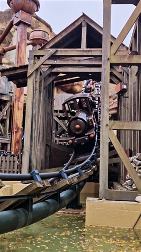 Freizeitparkaktuell on Instagram: "Colorado Adventure Offride Phantasialand 🎢 #rollercoaster #adrenaline #themepark #ride #phantasialand"