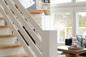 10 Coastal Style Staircases that Inspire