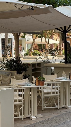 47K views · 5.3K reactions | One skirt, two styles – From an elegant maxi to a summery mini – which look is your fave?  | Lara Runarsson | Facebook