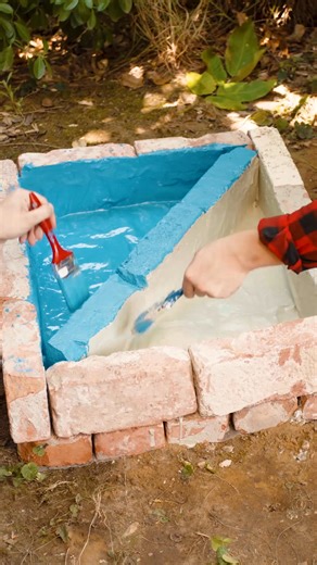 Using unusual paint | Panda Curioso