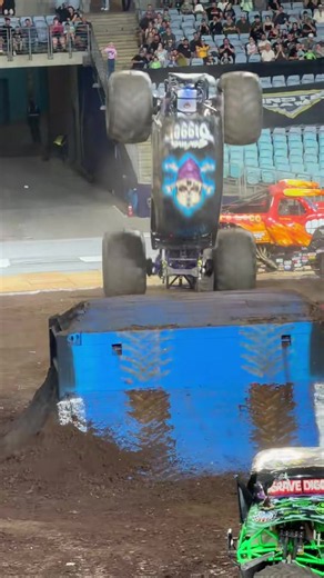 Going for 2️⃣ flips! #MonsterJam #MonsterTrucks #Sydney | Monster Truck