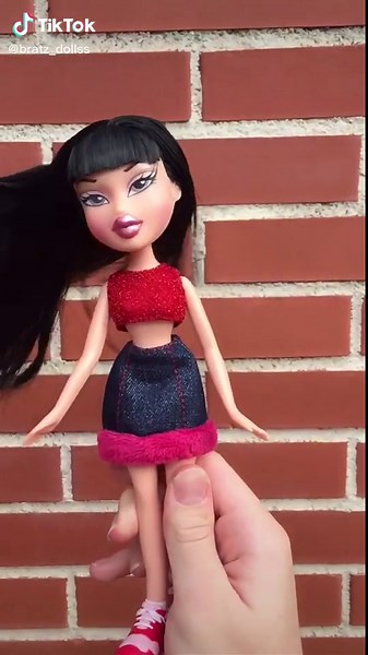 Bratz 20th Anniversary: Jade Rain Walker Bratz Baby Doll Collection