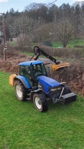 F C Osborne & Son Contracting busy hedge cutting before the ban! | GRASSMEN