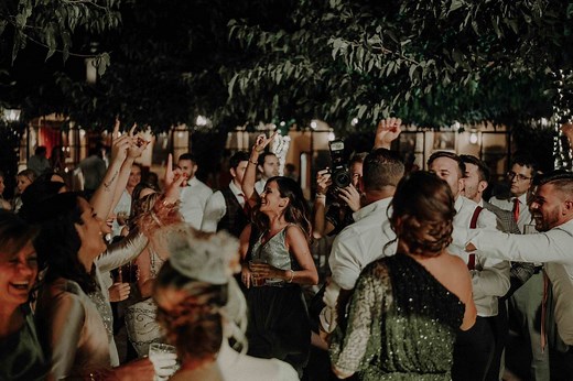 Más de 100 canciones para bailar en las bodas hasta el final de la noche