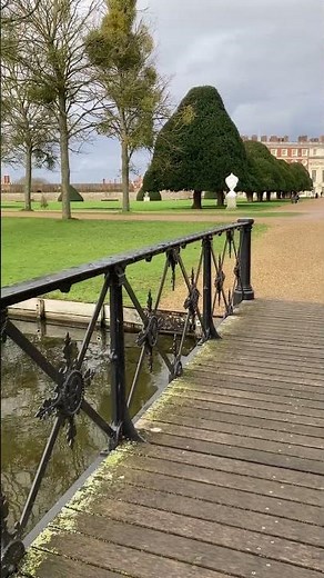 Royal Beauty in London, Hampton Court Palace Gardens