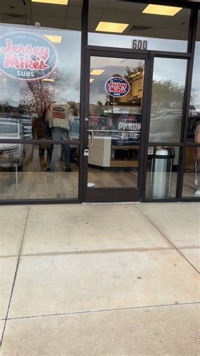 Jersey Mike’s is officially open. Finally something that is fresh and healthy to eat when eating out. #fyp #eathealthylivehealthy @highlight | Ronnie Link