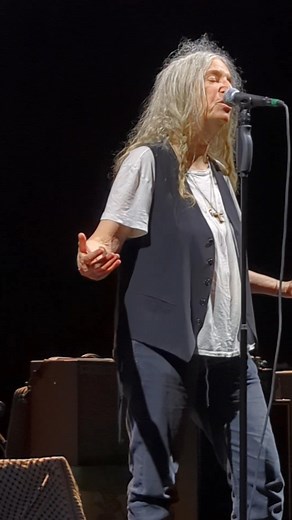 Here's a snippet of "Because The Night" from last night's Patti Smith show in Boston. She ruled! 🔥 | Jon Dubayoo