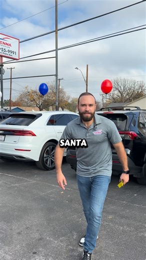 Ikenna Auto Sales on Instagram: "¿QUIEN QUIERE PASAR POR EL RUBICON QUE DEJO SANTA AQUI? Vente por el antes que se lo lleven!"