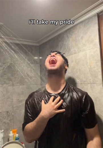 Xavier Davko (@xavierdavidkoslim)’s video of princesses