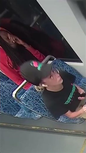 Video Shows Moments Before Fatal Stabbing on North Carolina Train #shorts