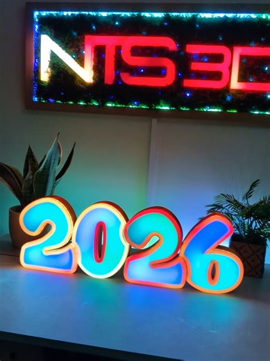 To end the year I wanted to try the flowing border effect as seen in some of the Chinese LED sign videos😎😁👌 It came out alright, and I learned a lot making this 2026 sign. There's a lot to be improved and some things I would do differently to improve the assembly and ease of soldering, but not bad for a first try🥲😆