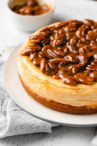 Delicious Butter Pecan Cheesecake