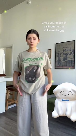 How to Style a Baggy T-Shirt: Tuck in Shirt Hacks for a Stylish Look