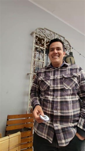 18K views · 357 reactions | Intercambio Musical, descubriendo canciones CHABELOS Tonakmx Maxi Bazar #recomendado #canciones #music #fyp #intercambiomusical #song | Audífono | Facebook