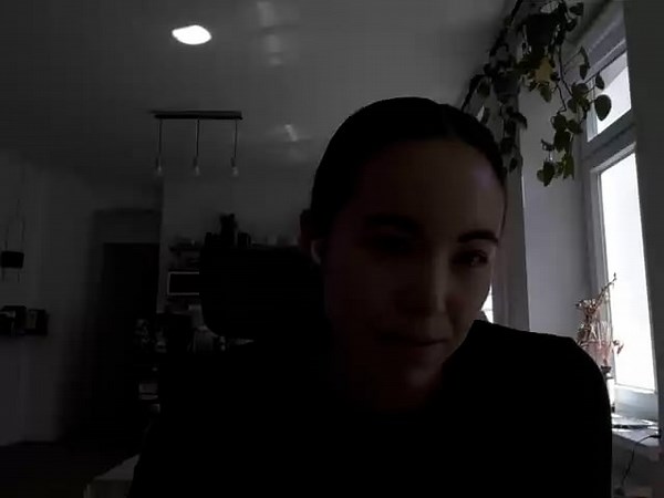 Stephanie L. tutor video introduction on Preply