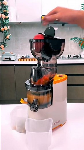 Say goodbye to manual pulp removal with the juicer’s automatic pulp ejection feature.