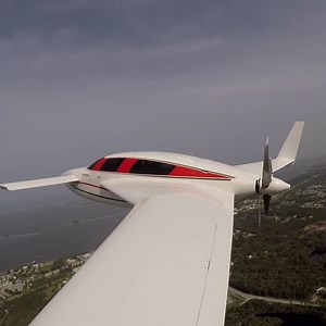 Getting to fly one of the most unique looking aircraft you can buy ✈😎 | UNILAD Tech
