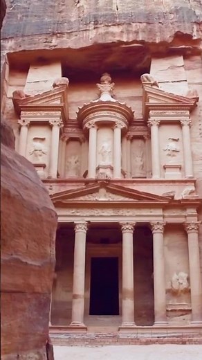 2,000 Year Old Ancient City Carved Into Stone! ✨ Petra Jordan