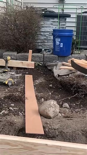 Forming a radius sidewalk. Concrete forms!#mud #construction #pour #trowel | Alice H. Hart