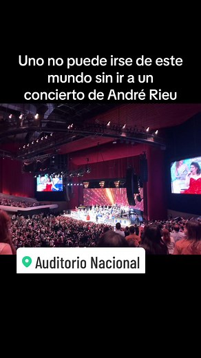 El primero de cinco conciertos en México. ¡La vida es música! 🇲🇽 🙌🏻 #andrerieuconcert #auditorionacional #mexico🇲🇽 #2024 @André Rieu