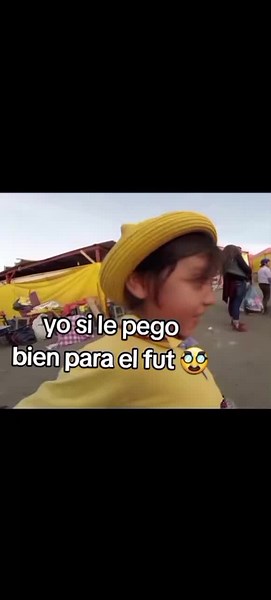 Diki Duki Dariel: ¡Jugador De Fútbol En Acción!