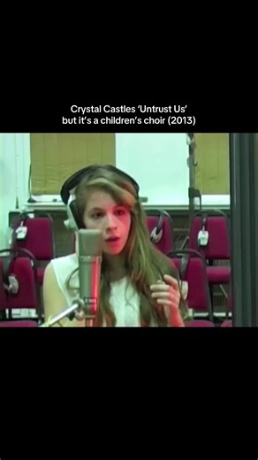Crystal Castles 'Untrust Us' by the Capital Children's Choir (2013)