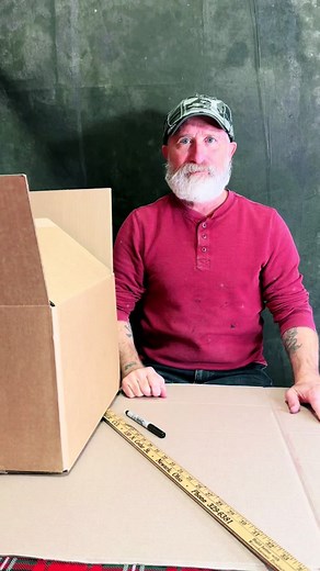 Lets make a quick and easy diy cat castle from some recycled cardboard 🏰 #diy #crafts #catcrafts #cardboard #cardboardcrafts #cardboardcathomes