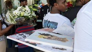 Thousands Mourn XXXTentacion At Florida Memorial Service | Oxygen