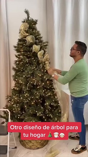 Diseño de Árbol Navideño con Malla y Flores: Tips de Decoración