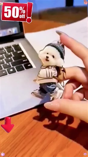 This small backpack teddy pendant is simply adorable to the heart's content. I fell in love with it at first sight, and it looks great in the keychain and car. Watching it instantly lifts my mood