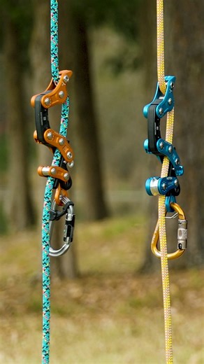 Notch brand ambassador and field tester Derrick Martin breaks down how the Rope Runner Vertec performs with the standard bollard versus the Aeris Pulley Kit, and why each setup performs best in their own way. 👍 The standard bollard setup delivers familiar, plug-and-play control right out of the gate. The Aeris Pulley Kit, on the other hand, opens the door to a faster, more efficient system for climbers willing to dial in friction based on rope, weight, and conditions. One device that adapts to 