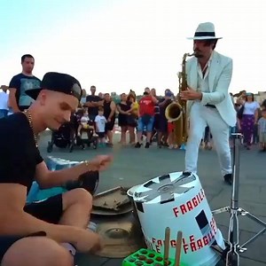 798K views · 4.2K reactions | Quand Damat Drummer et Daniele Vitale Sax font une collab' techno saxo en pleine rue  | Electro News | Facebook