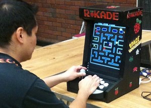 R-Kade Zero - Raspberry Pi Zero Arcade Game System (video)
