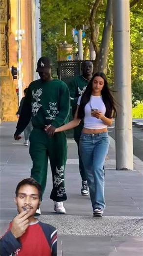 she is confused bf chage 😂 #greenscreenreaction #funny #comedy #trending #prankvideo #skits