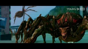 To save people, several people destroyed the spider's nest, but they were chased by the spider! 几人为了救人摧毁蜘蛛的巢穴，结果遭到蜘蛛的追杀！ #狂暴魔蛛 #CrazySpider #优酷电影 #youkumovie | Youku Movie