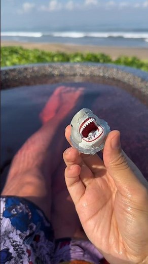 Bloody JAWS Bath Bomb In A Tub By the Beach! #Jaws #Bathbomb