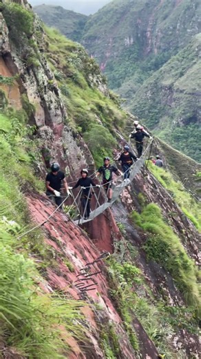 Experiencia única en la Vía Ferrata: ¡Atrévete!