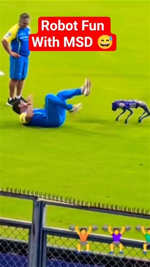 Mahendra Singh Dhoni Fun with IPL Robot in Ground #funny #viral #viralvideo