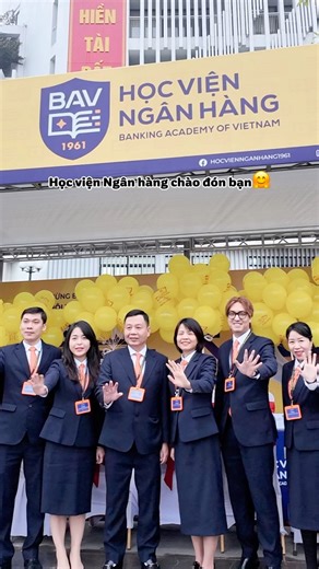 🧡 BAV xin chào #2K8 Phú Thọ. Vượt mưa vượt rét, ghé gian tư vấn của Học viện Ngân hàng, các em sẽ cảm thấy ấm áp ngay bởi sự nhiệt huyết, tận tình của các thầy cô và các anh chị sinh viên đội ngũ tư vấn 🫶🏻 | Học viện Ngân hàng
