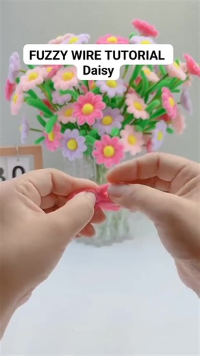 Fuzzy Wire Flower Tutorial (Daisy) #fuzzywireflower #pipecleanerflowers #tutorial #tutorialsvideos #flowers #flowermaking #daisy #reelsvideoシ #reelsviralシ #trendingreelsvideo #trendingvideo #trendingnow #viralvideo | It's all about Arts