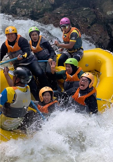 Rafter Life Sungai Ulu Slim white water rafting guide