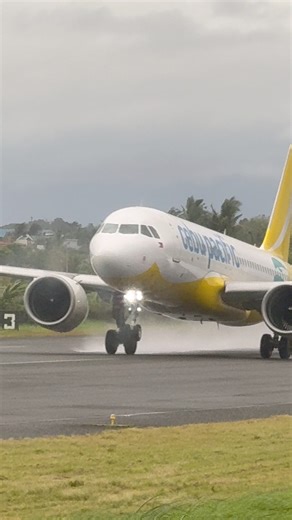 Ever seen a rudder work THIS hard on takeoff 👀 Strong crosswind gusting up to 20 knots Runway 32 departure Watch the rudder fighting the wind in real time This is how pilots keep the aircraft perfectly aligned when the wind does not cooperate 💨✈️ 🎥 Cebu Pacific 5J374 1/4/2026 Save this for later Follow for more real aviation moments from the runway 👀 #cebupacific #CROSSWIND #aviation #avgeek #planespotting #flight #pilotlife | Aero Noir Queen