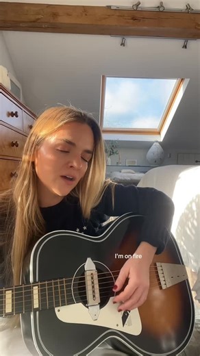 Hannah Jane Lewis on Instagram: "watched the Springsteen movie last night can ya tell #singersongwriter #springsteen #indieartists #cover #americana"