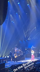 Lenny Kravitz-behind me on the drums 🎶#lennykravitz #jaskayser @jaskayser #brisbane #vibes #beats #goodtimes #music #band #drummer | Langy Langy