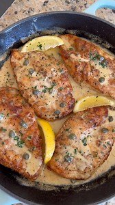 This easy chicken piccata is a delicious Italian-American classic! Recipe: https://www.saltandlavender.com/chicken-piccata/ | Salt and Lavender Recipe Blog