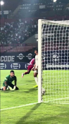 Mohammed Sanan creates space and rifles it into the top corner with his weaker foot. 💥 #ISL12