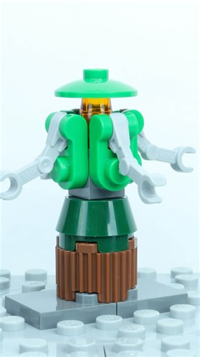 Medical Droid in Holiday Outfit Minifigure from LEGO Star Wars 2025 Advent Calendar #lego #starwars