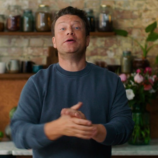 Jamie Oliver's Speedy Chicken Tikka Masala Curry is sure to make your mid-week dinners effortlessly tasty. Find the recipe here: bit.ly/Pataks-JamieOliverSpeedyTikkaMasala #ThanksPataks | Patak's Australia & New Zealand
