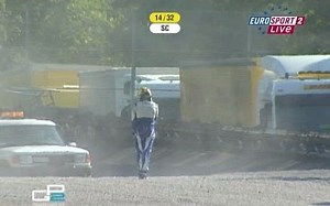 GP2车手拉力开法酿事故